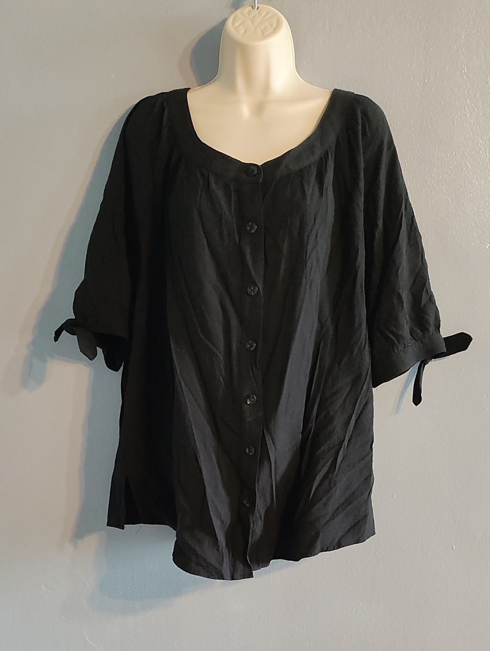 White Stag Women’s Plus Black Button-Front Tie-Sleeve Top